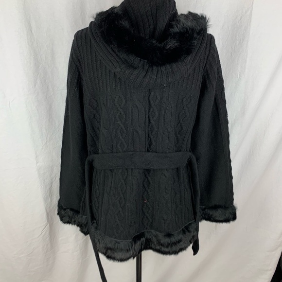 What comes around goes around fur jacket - Picture 5 of 5